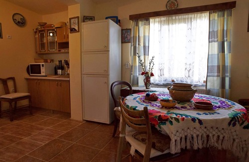 Cupseni Villa | ENCHANTING Holiday Home, Maramures, NW Transylvania near Rogoz UNESCO Church
