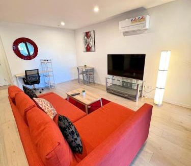 Reid Apartment | Enchanting in Red - 1bd 1bth 1csp
