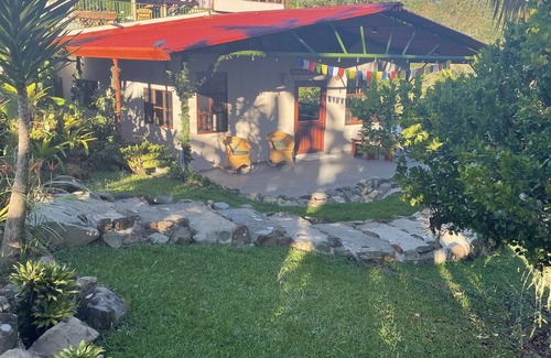 Rivas House | Enchanting zen home for friends and family, sleeps up to 8, kid friendly!