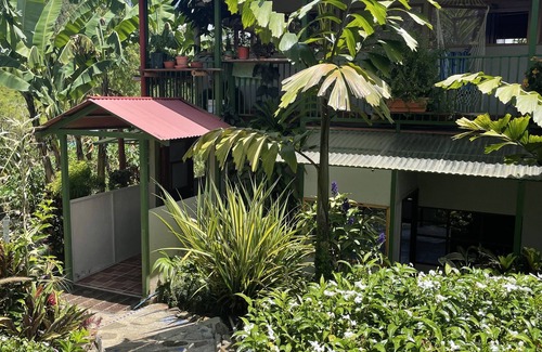 Rivas House | Enchanting zen home for friends and family, sleeps up to 8, kid friendly!