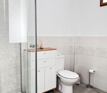 A Pontenova Apartment | Eneas I , II