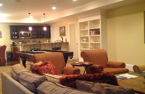 Potomac Apartment | English Basement Apartment W/Private Entrance