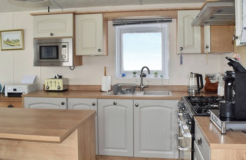 Sandown Cottage | Enjoy a coastal escape in a two-bedroom lodge on a holiday park near the beach.
