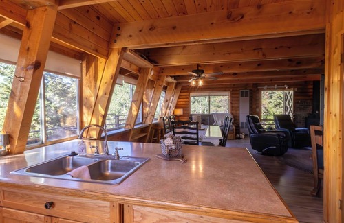 Mammoth Creek Cabin | Enjoy a cozy cabin near the lake! Sleeps 8, 5 Beds.
