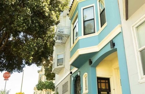 Nob Hill House | Enjoy a Golden Gate view in your 3BD Nob Hill home