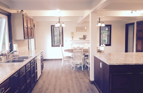 Richland Center Cottage | Enjoy a relaxing stay at the Chickadee Cottage in Richland Center Wisconsin