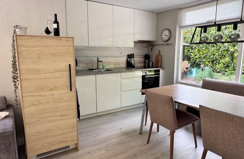 Gasselte House | Enjoy a wonderful stay in this detached, child-friendly bungalow. The spacious, sunny garden gives you all the freedom to enjoy the outdoors.