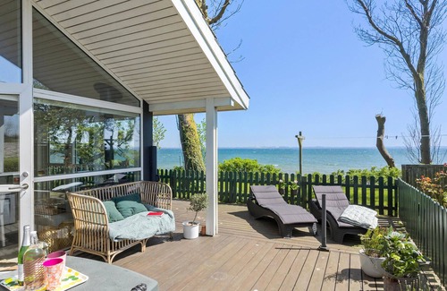 Skarup Fyn House | Enjoy a wonderful vacation in this cozy vacation home right by the sea.