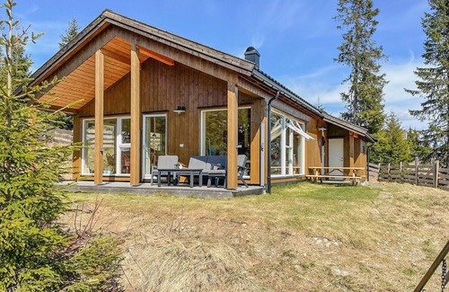 Tretten House | Enjoy an unforgettable vacation in this beautiful and cozy vacation home.