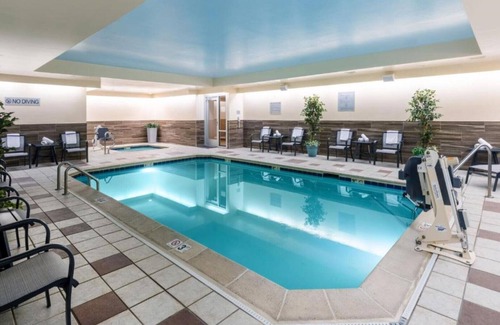 Aurora House | Enjoy Denver from our Aurora hotel