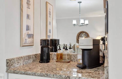 Tybee Island Condo | Enjoy Happy Hour on Tybee, Ocean View & Pool Access