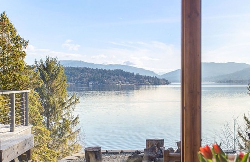Bellevue House | Enjoy Paradise on Lake Sammamish