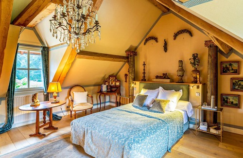 Nouan-le-Fuzelier House | Enjoy privacy and luxury in this villa on a beautiful estate.