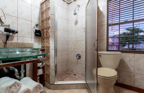 Jaguey House | Enjoy Rare Huge POOL 4br Perfect for Families!