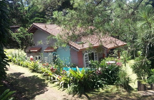 Cisarua Villa | Enjoy relaxing and pleasant holidays in mountainscapes and tea plantations.