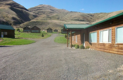 Anatone Cabin | Enjoy some quality family time at the Snake River Rendezvous!