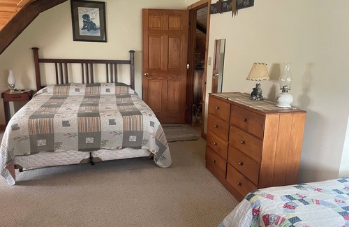 Viroqua Cabin | Enjoy the county life with great views and a very peaceful setting.