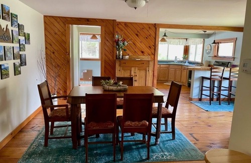 North Pole Cabin | Enjoy the magic of the Adirondacks that awaits you at the Iron Peaks Lodge.