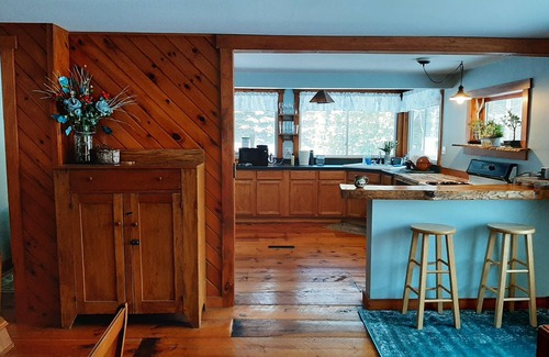 North Pole Cabin | Enjoy the magic of the Adirondacks that awaits you at the Iron Peaks Lodge.