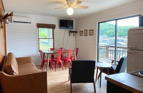 Camdenton Cabin | Enjoy the Quiet Side of the Lake With Resort Amenities + a No-Wake Cove.