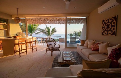 Troncones Villa | Enjoy the sunset in this luxurious condo