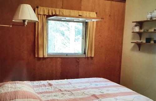 Manitoulin District Cottage | Enjoy the spectacular sunsets at our west-facing, North Channel cottage.