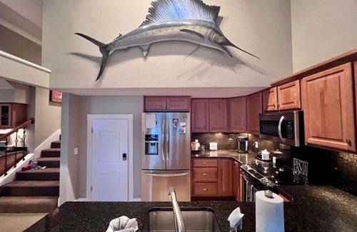 Osage Beach Villa | Enjoy the Sunset in Margaritaville | King Beds!