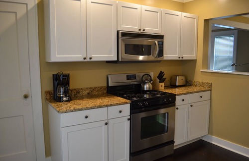 New Buffalo House | Enjoy these beautiful fall weekends in Harbor Country. Great location in NB