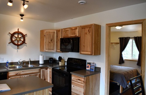 Bear Creek Cabin | Enjoy this Newly Constructed Luxury Suite surrounded by Alaska's Natural Beauty