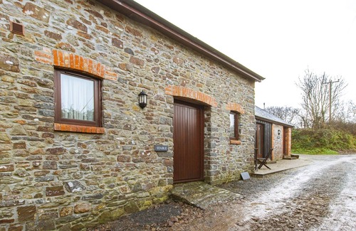 Hartland Cottage | Enjoy tranquil Devon but near coast and pubs.
