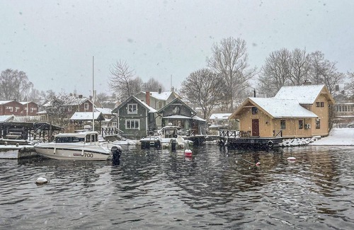 Vaxholm House | Enjoy your vacation in this former and charming fisherman's house in the oldest part of Vaxholm.
