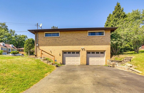 Monroeville House | Enjoyable 4-bedroom house with AC in Monroeville