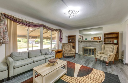 Monroeville House | Enjoyable 4-bedroom house with AC in Monroeville