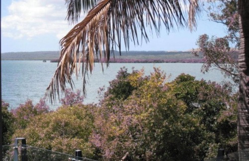 Brisbane Waterfront House | Enjoyable house with AC in Russell Island - 3 bedrooms, access to the water.