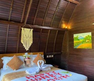 Toya Bungkah Bed & Breakfast | Enjung Segara
