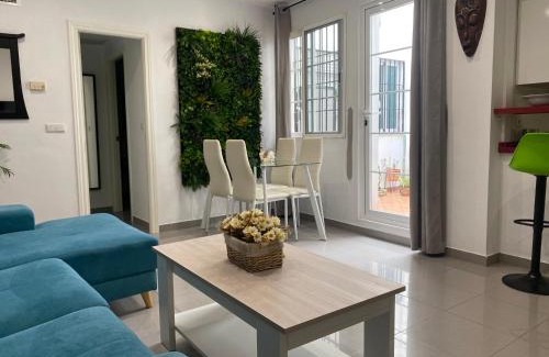 San Basilio Apartment | Enmitatiko Alcázar Viejo