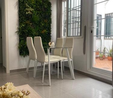 San Basilio Apartment | Enmitatiko Alcázar Viejo