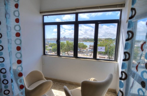 Sliema Apartment | Enormous 3bedroom seafront with balcony PDEH1-1