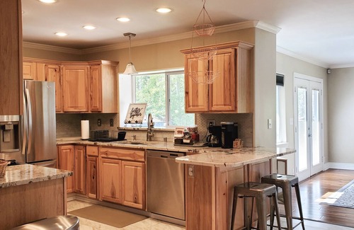 Eagle River House | Enough space for the whole family near hiking trails and mountains.