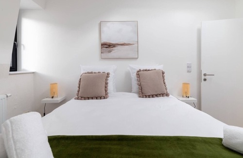 Quartier des Libertes - Vrijheidswijk Apartment | Enseignement IV - Two Bedroom Apartment, Sleeps 4