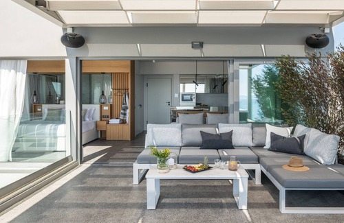 Alimos Hotel | Ensis D1 Penthouse Suite
