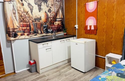 Papatoetoe Apartment | Ensuite Container Stay for 2