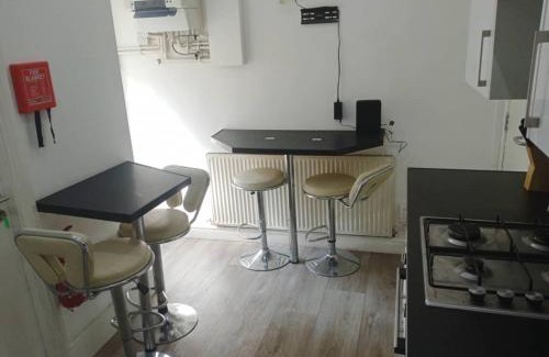 Burnley House | Ensuite Double-bed (H1) close to Burnley city centre