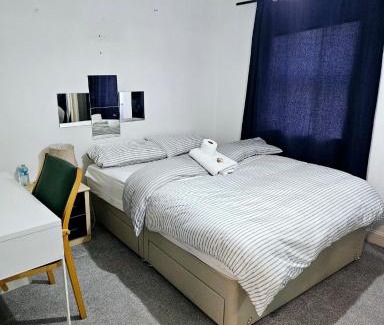 Dartford House | Ensuite Doubleroom with Private Toilet and Bathroom in central Dartford