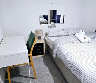 Dartford House | Ensuite Doubleroom with Private Toilet and Bathroom in central Dartford