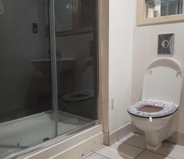 Isle of Dogs House | Ensuite Riverside Room in Canary Wharf shared Apartment