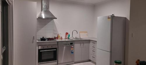 Hamilton East House | ensuite room in the central
