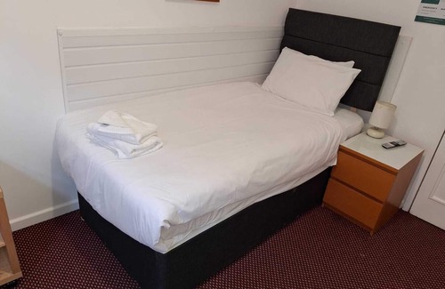 Gloucester House | Ensuite single room