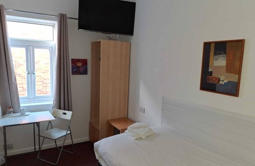 Gloucester House | Ensuite single room