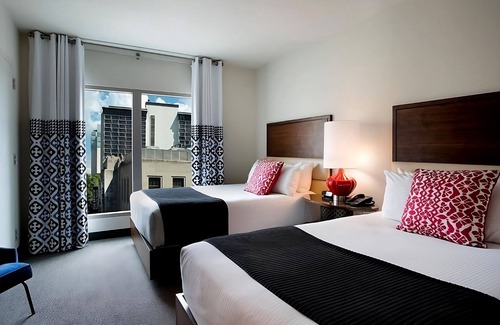 Downtown San Antonio Hotel | Ensuring a Very Comfortable Stay! 2 Relaxing Units, City View, Outdoor Pool